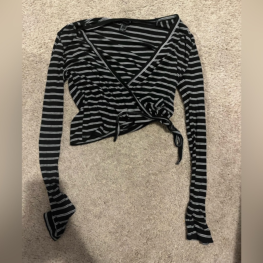 Woman’s small striped crop top